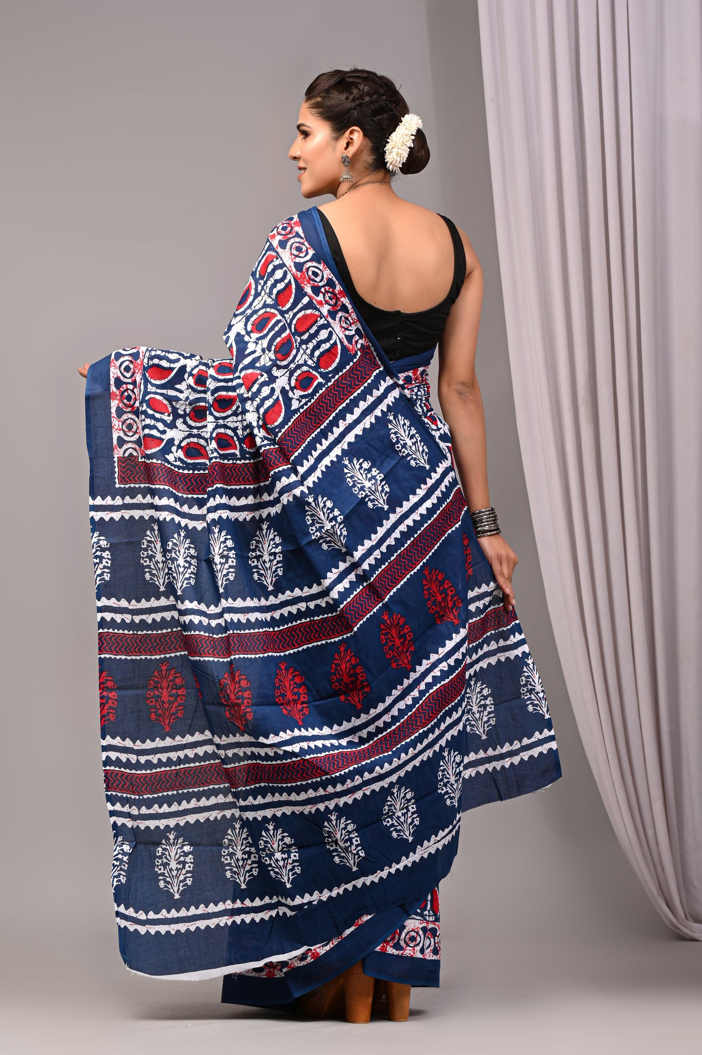 Exclusive Printed Pure Cotton Mulmul Saree With Blouse